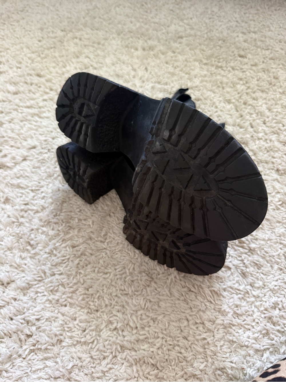 Platform Chelsea Heeled Boots in Black - Picture 3 of 3